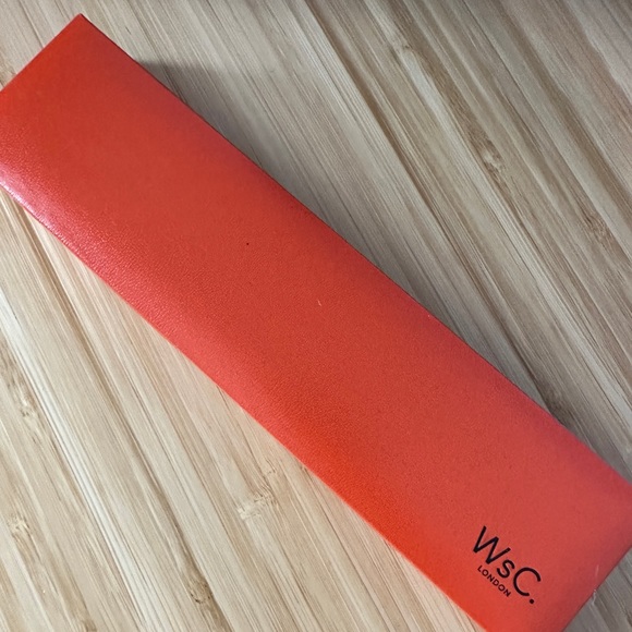 NWT 44mm Red Leather Apple Watch Strap - Picture 5 of 6